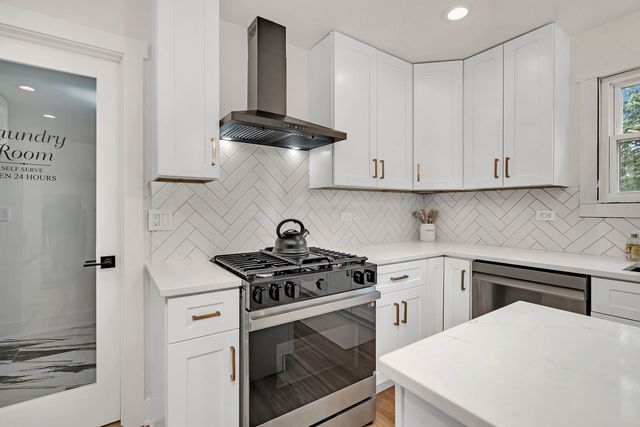 1111 Harvest Drive, Shorewood, IL 60404