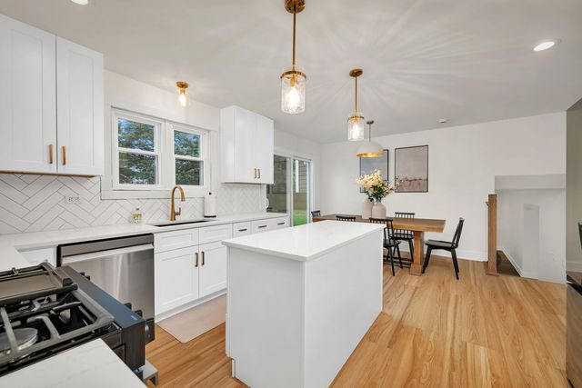 1111 Harvest Drive, Shorewood, IL 60404