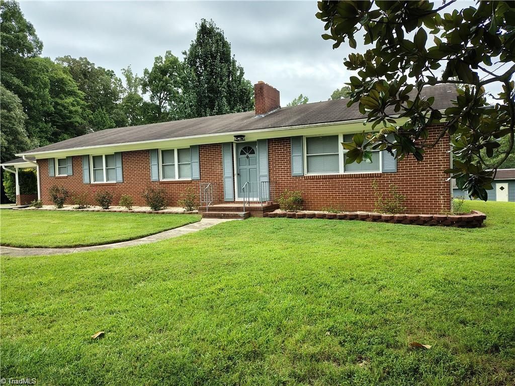 153 Hooker Trail, Mount Airy, NC 27030