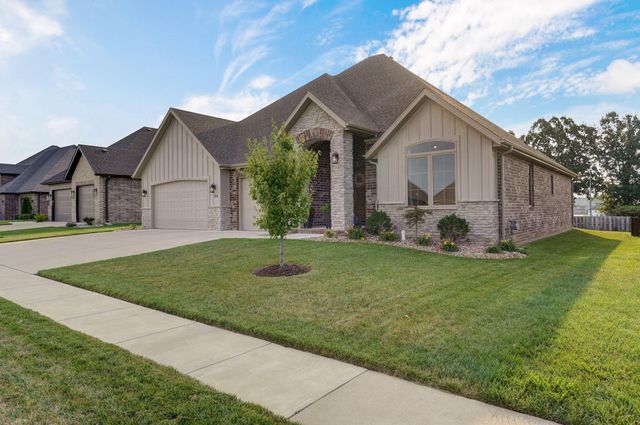 856 E Edenmore Circle, Nixa, MO 65714