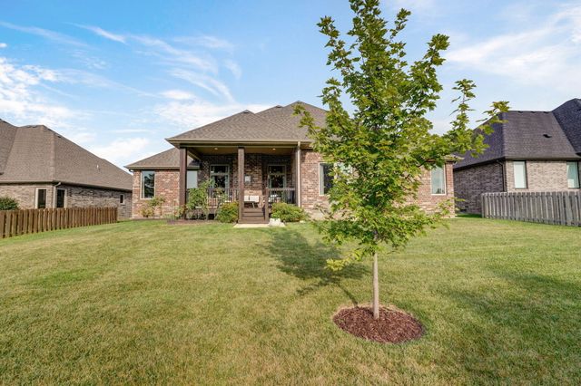 856 E Edenmore Circle, Nixa, MO 65714