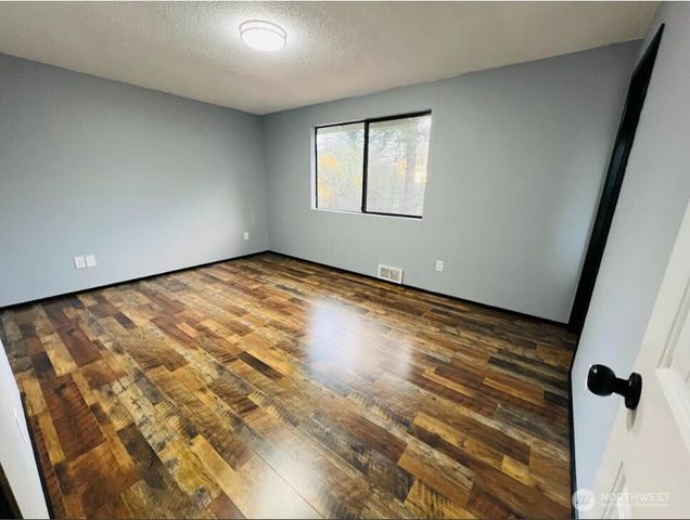 1412 Centralia Alpha Road, Chehalis, WA 98532