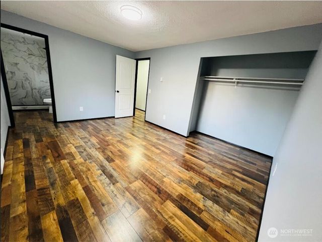 1412 Centralia Alpha Road, Chehalis, WA 98532