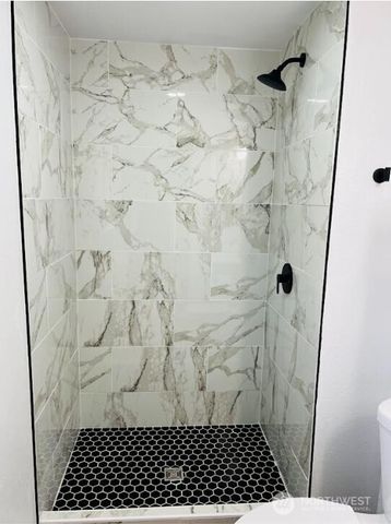 1412 Centralia Alpha Road, Chehalis, WA 98532