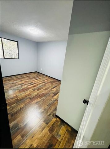 1412 Centralia Alpha Road, Chehalis, WA 98532