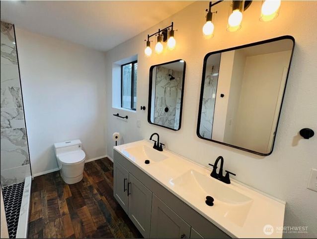 1412 Centralia Alpha Road, Chehalis, WA 98532