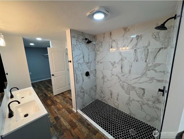 1412 Centralia Alpha Road, Chehalis, WA 98532