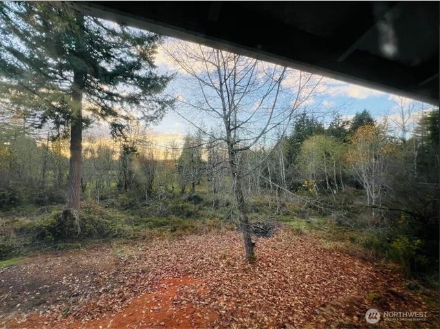 1412 Centralia Alpha Road, Chehalis, WA 98532