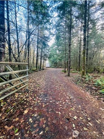 1412 Centralia Alpha Road, Chehalis, WA 98532