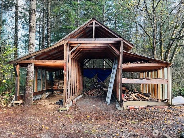 1412 Centralia Alpha Road, Chehalis, WA 98532