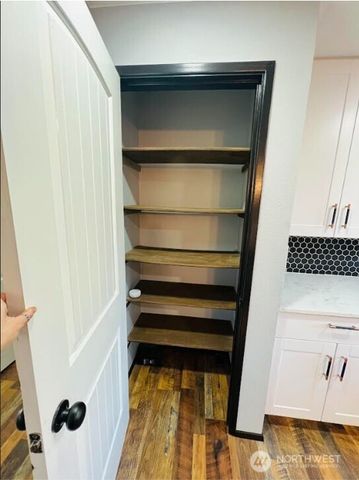 1412 Centralia Alpha Road, Chehalis, WA 98532