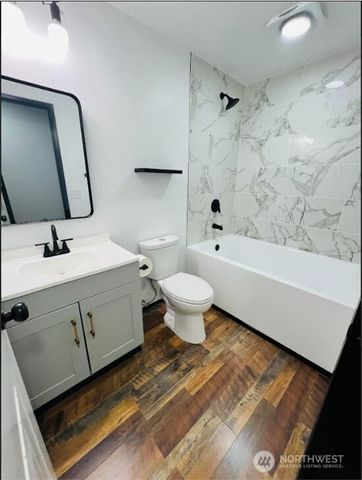 1412 Centralia Alpha Road, Chehalis, WA 98532