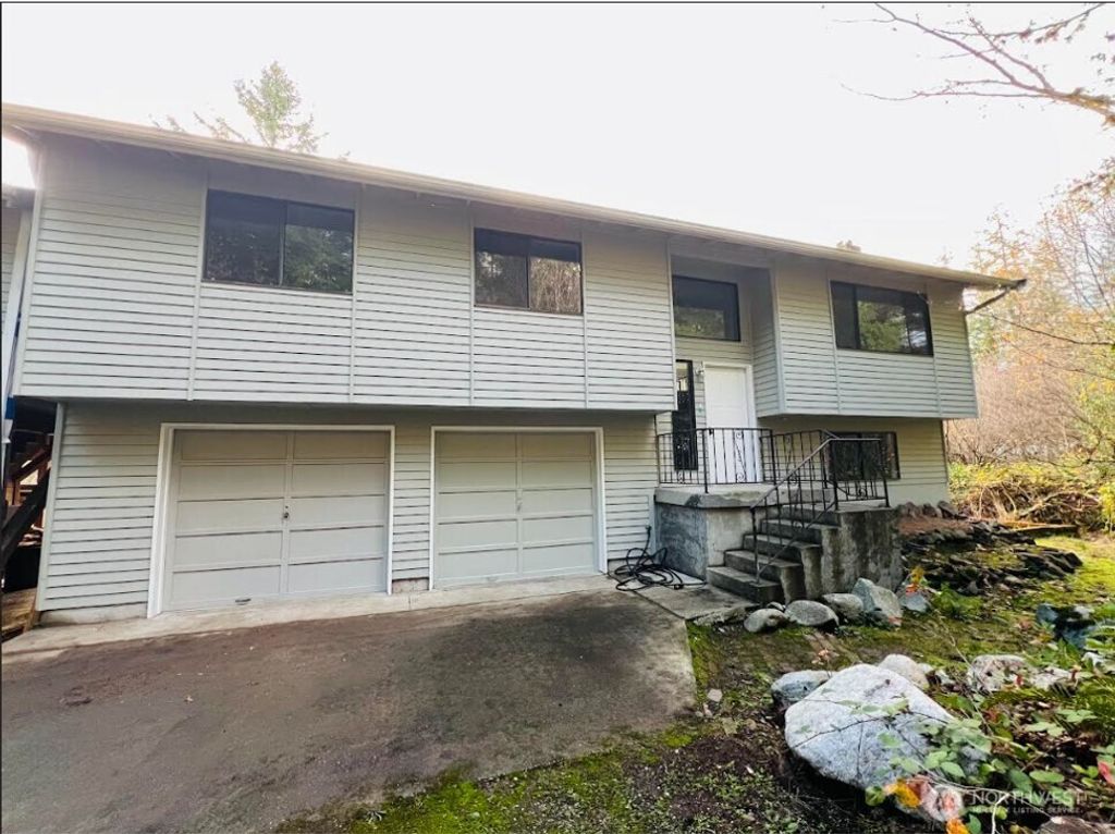 1412 Centralia Alpha Road, Chehalis, WA 98532