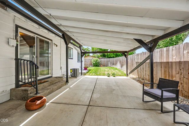 120 Neila Lane, Grants Pass, OR 97527