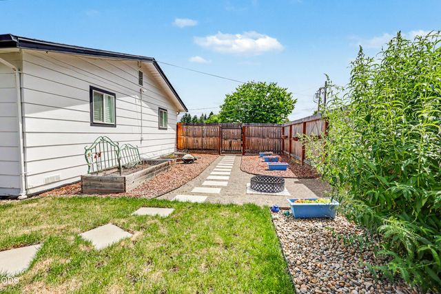 120 Neila Lane, Grants Pass, OR 97527