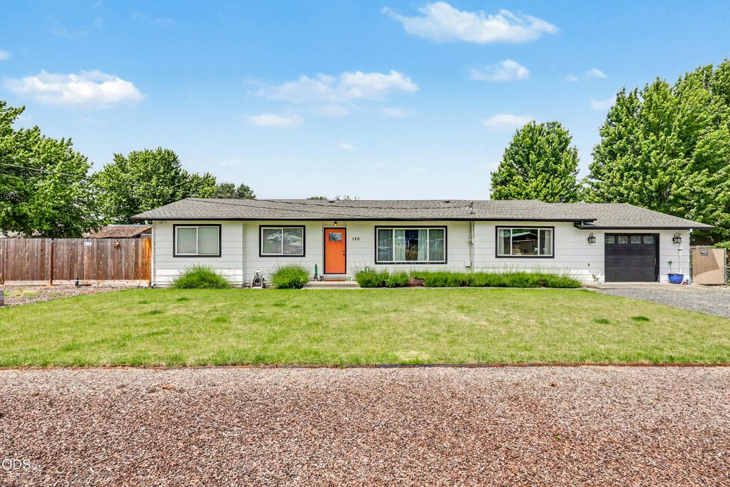 120 Neila Lane, Grants Pass, OR 97527