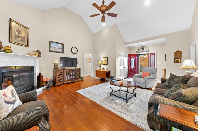 745 Brookside Dr, Lewisburg, TN 37091