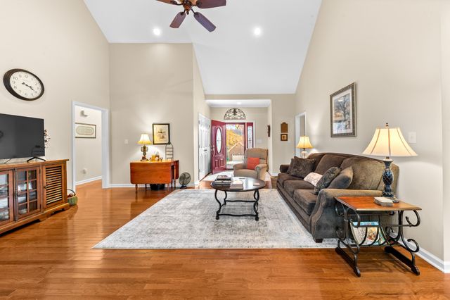 745 Brookside Dr, Lewisburg, TN 37091