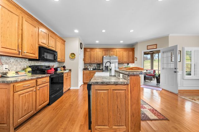 745 Brookside Dr, Lewisburg, TN 37091