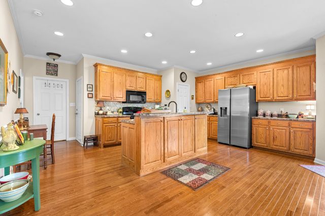 745 Brookside Dr, Lewisburg, TN 37091