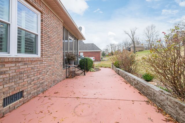745 Brookside Dr, Lewisburg, TN 37091