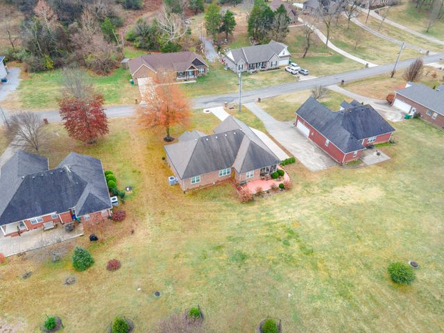 745 Brookside Dr, Lewisburg, TN 37091