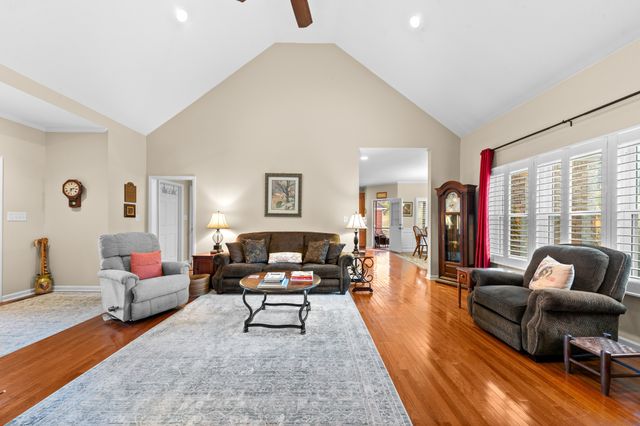 745 Brookside Dr, Lewisburg, TN 37091