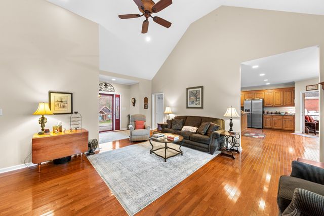 745 Brookside Dr, Lewisburg, TN 37091