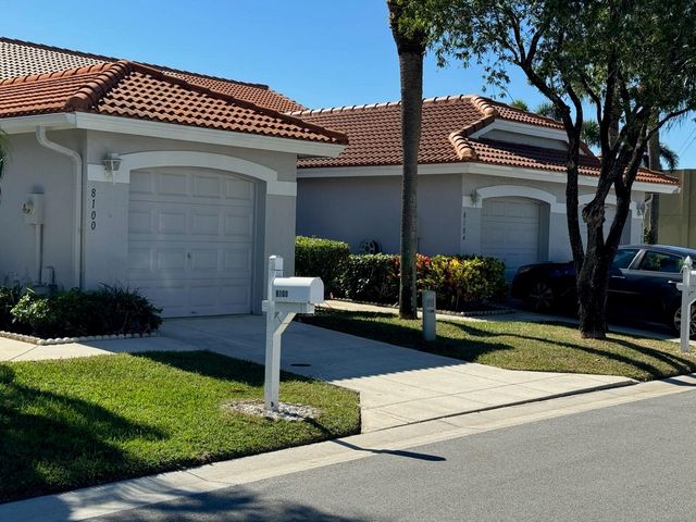 8100 Summer Shores Drive, Delray Beach, FL 33446