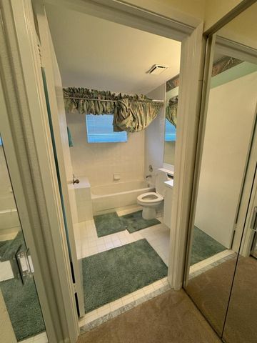 8100 Summer Shores Drive, Delray Beach, FL 33446