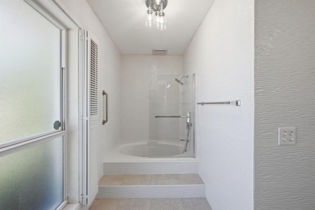 2810 NE 52nd Street, Fort Lauderdale, FL 33308