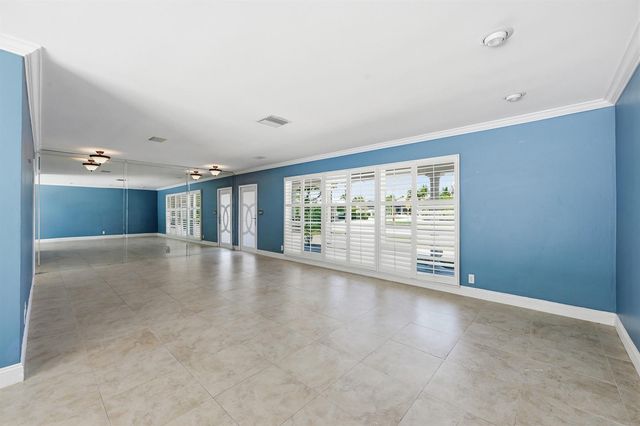 2810 NE 52nd Street, Fort Lauderdale, FL 33308