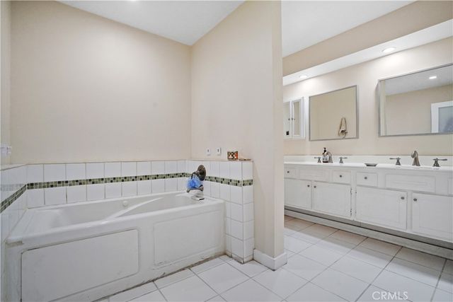 9025 Keith Avenue 101, West Hollywood, CA 90069