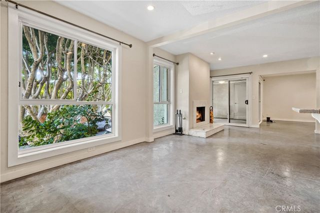 9025 Keith Avenue 101, West Hollywood, CA 90069