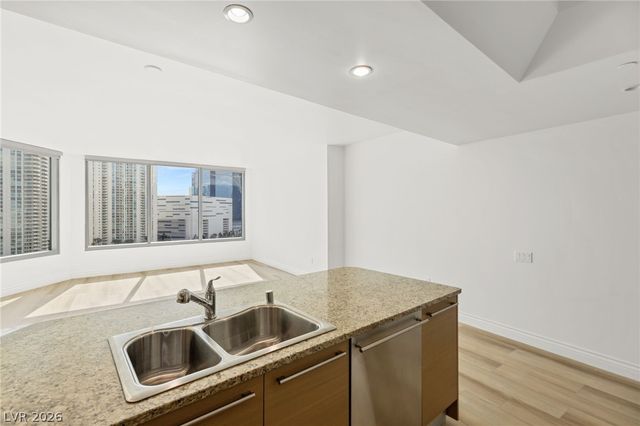 222 Karen Avenue 1702, Las Vegas, NV 89109