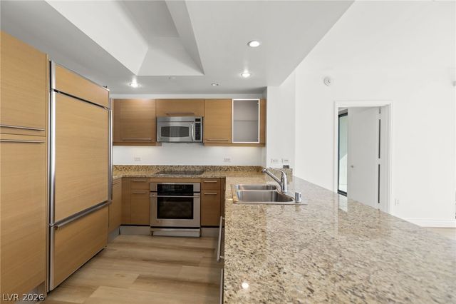 222 Karen Avenue 1702, Las Vegas, NV 89109