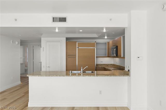 222 Karen Avenue 1702, Las Vegas, NV 89109