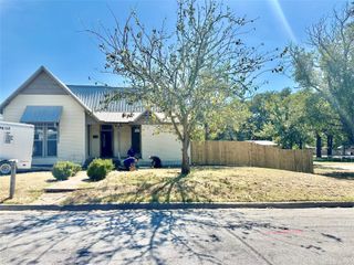 116 E 4th Street, Weatherford, TX 76086