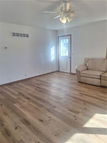 2 W Red Bud Lane, Trimble, MO 64492