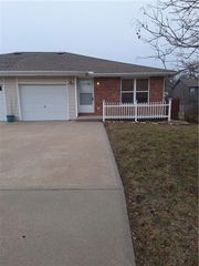 2 W Red Bud Lane, Trimble, MO 64492