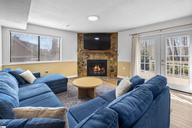 111 Shorecrest Drive, Seneca, SC 29672