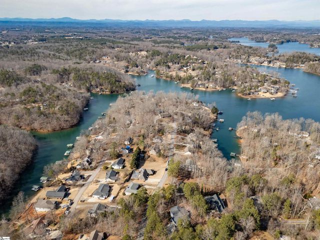 111 Shorecrest Drive, Seneca, SC 29672