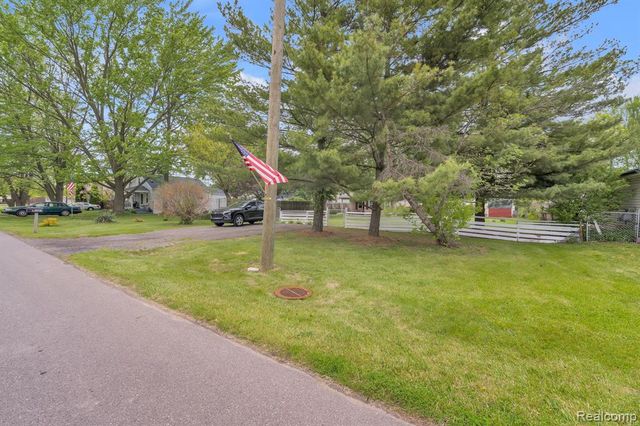 11063 Jackson Street, Taylor, MI 48180