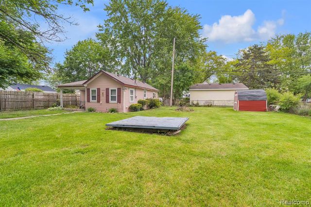 11063 Jackson Street, Taylor, MI 48180