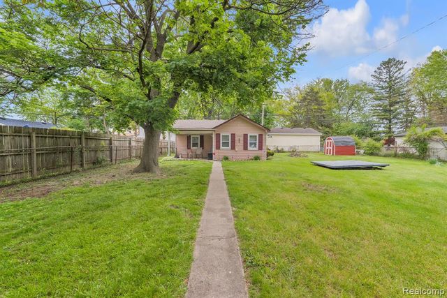 11063 Jackson Street, Taylor, MI 48180