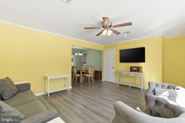 31 JERICHO RD, Toms River, NJ 08757