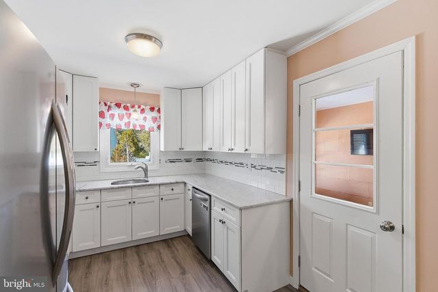 31 JERICHO RD, Toms River, NJ 08757