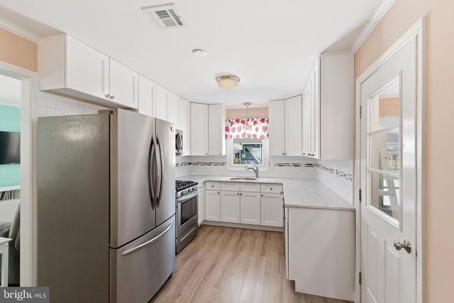 31 JERICHO RD, Toms River, NJ 08757