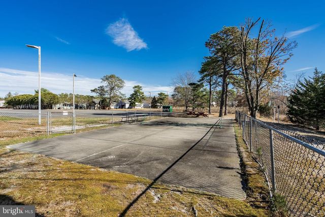 31 JERICHO RD, Toms River, NJ 08757