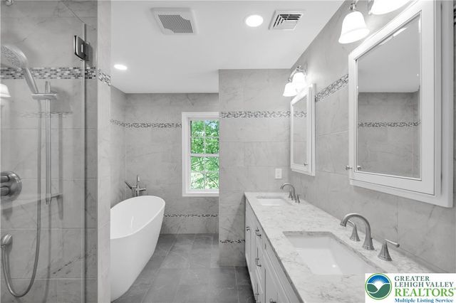 1942 Sycamore Street, Bethlehem City, PA 18017